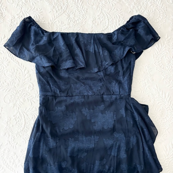 NWOT Lulus Pretty Perfect Navy Burnout Floral Off-The-Shoulder Midi Dress Medium - Picture 3 of 7